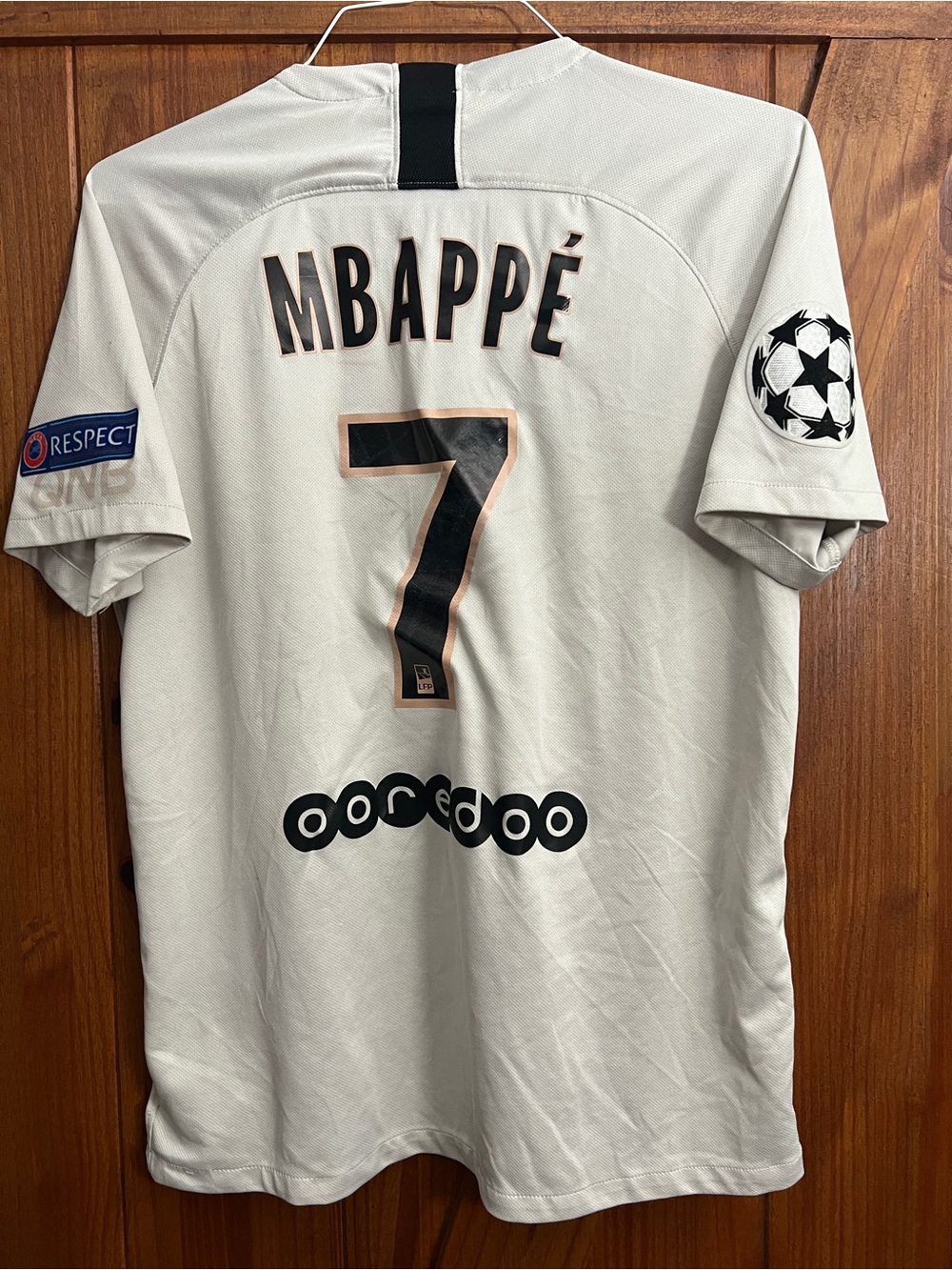 Nike White Mbappé #7 Football Jersey with Black Accents XL